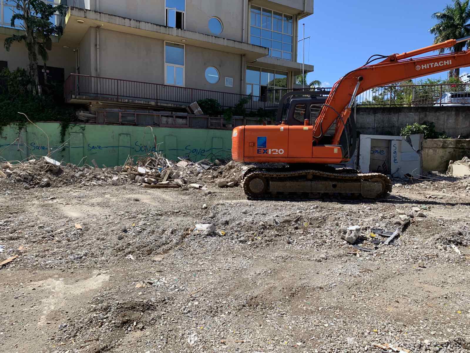 Demolition of Nakaora House at Stewart street Suva gallery